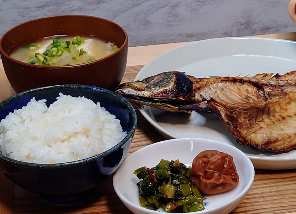 初心者でも失敗しない魚の焼き方｜フライパン・グリルでおいしく焼くコツ