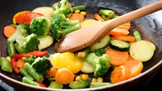 カット野菜の消費期限は何日？安全に食べるための保存方法と見分け方 