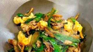 ５分で完成！コーブデリミールキット「茨城県小美玉市産ニラとお米育ち豚のニラ玉うま炒め」【実食レビュー】 